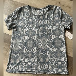 Nwt free people snake print oversized tee raw hem size small